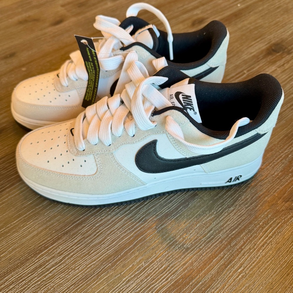 Nike Air Force 1 Sneakers NWT